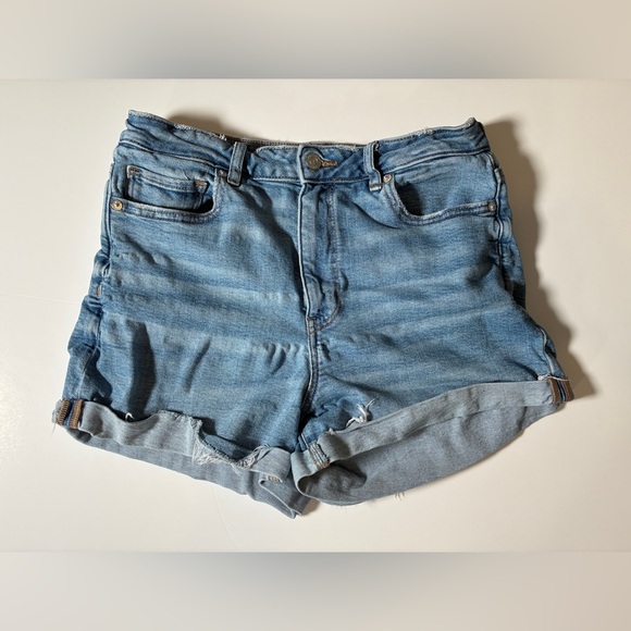 American Eagle Outfitters Pants - American Eagle Light Cuffed Denim Mom Shorts